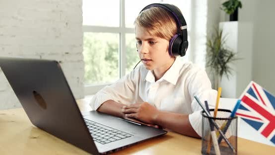 بهترین روش های یادگیری زبان در منزل