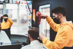 درآمد آرایشگر در کانادا