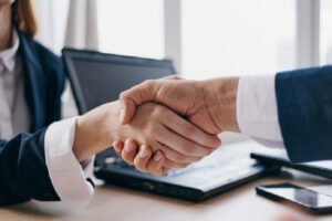 چگونگی مهاجرت برنامه نویس به سوئد