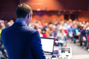 راهنمایی برای بهبود مهارت های زبانی در هر سطح از استاندارد CEFR