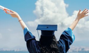 روند اخذ اقامت بعد از تحصیل در دانشگاه‌های انگلیسی زبان فرانسه